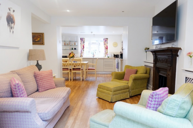 Elegant Chelsea Townhouse with Private Garden | P