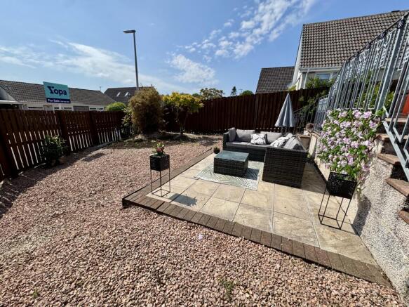 Private front garden