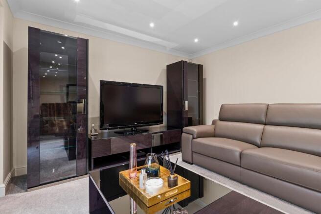 4 bed Detached for sale Image 9