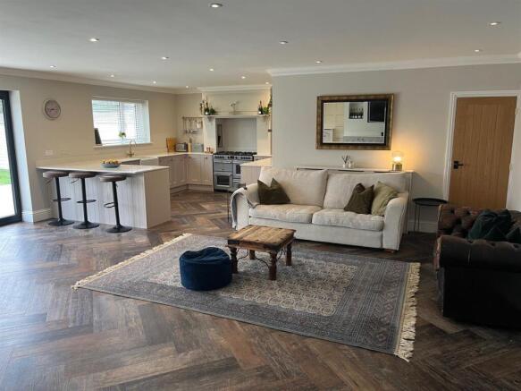 Family & Kitchen.jpg