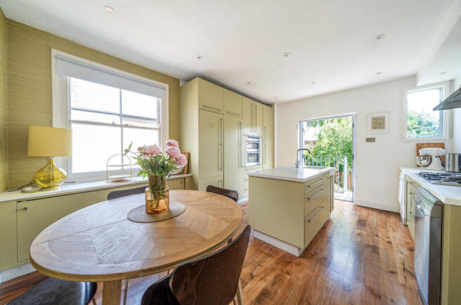 1309297-11-685be5...