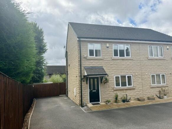 3 bed Semi-Detached for sale in halifax