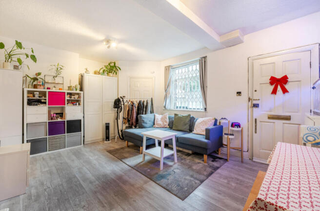 1405723-6-697c87f...