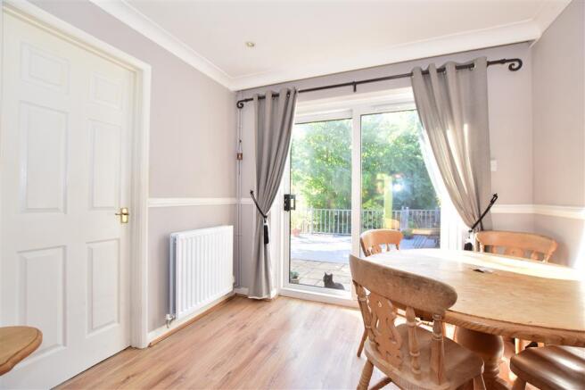 Lounge/Dining Room