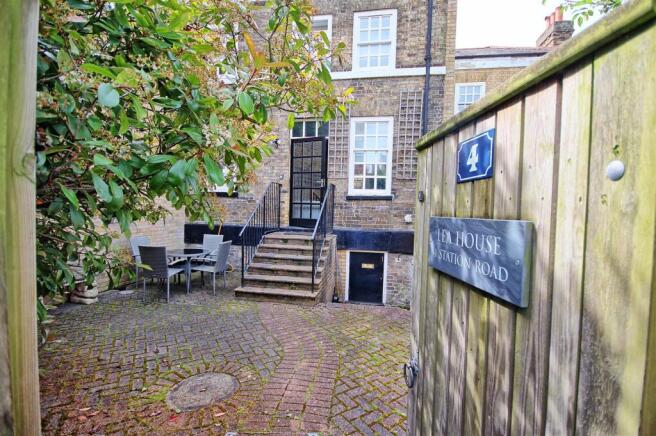 COURTYARD GARDEN