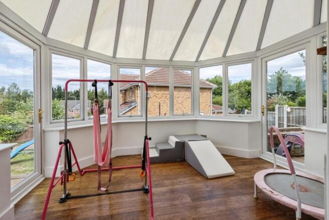 4 bed Detached for sale Image 6