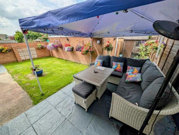 87 Dorset Way garden 3.jpg