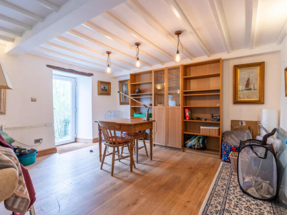 4 bed Semi-Detached for sale Image 8