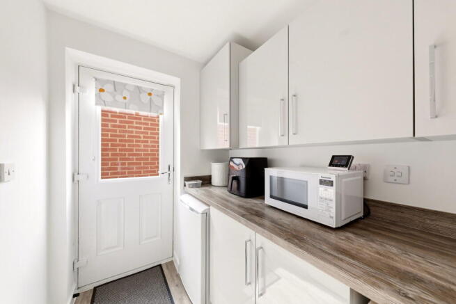 4 bed Detached for sale Image 9