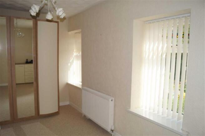 BEDROOM 1 (FRONT)
