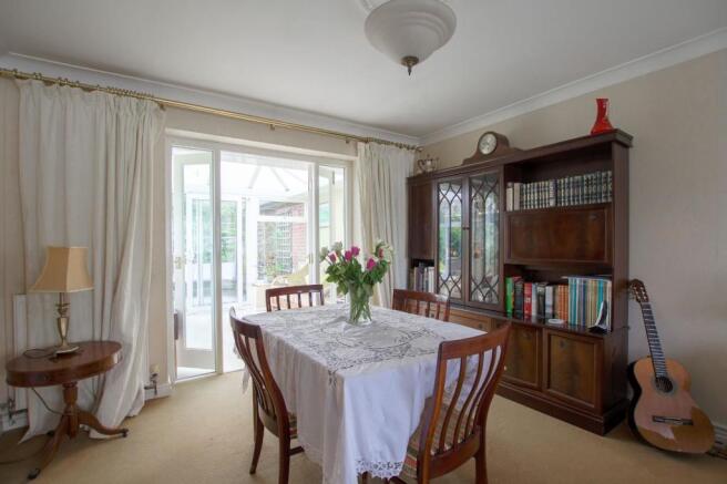 Lounge/Dining Room