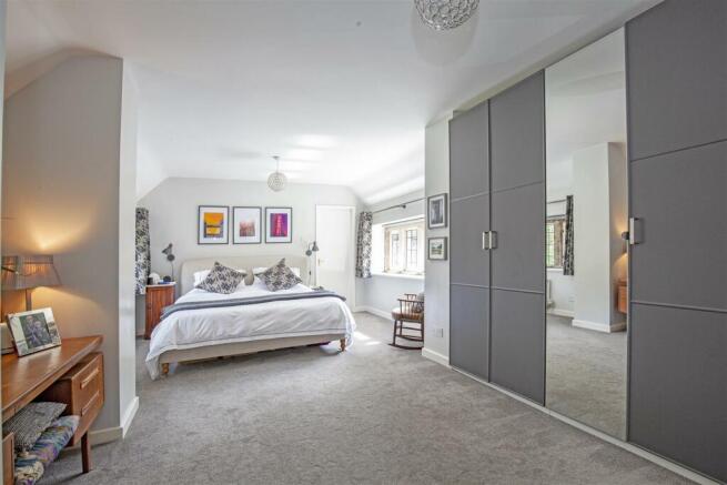 Bedroom 1-1.jpg