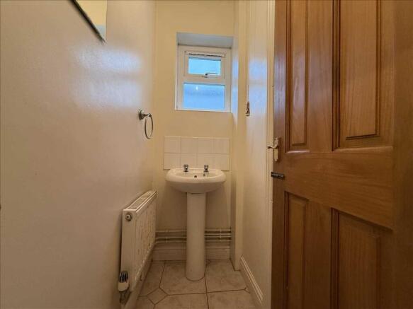 Cloakroom / Toilet