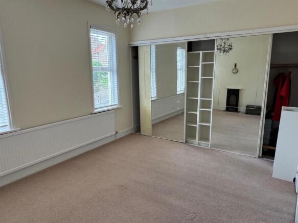 3 bed Terraced to rent Image 7
