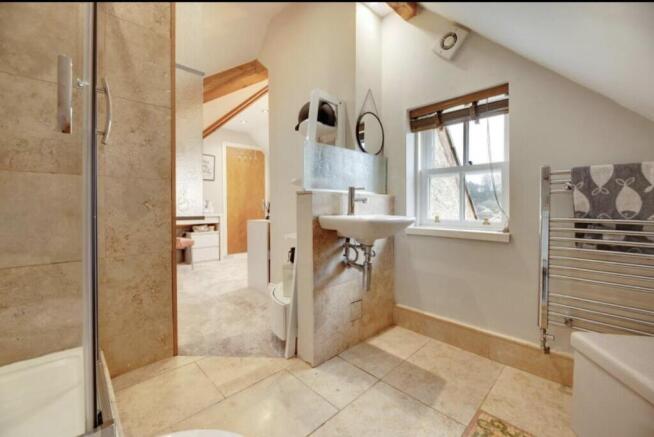 4 bed Cottage for sale Image 12