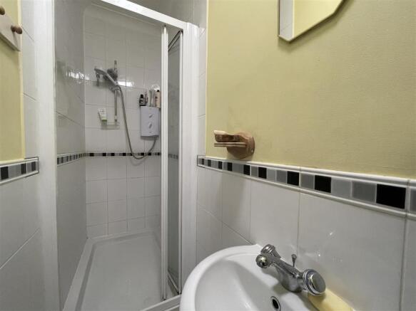ENSUITE SHOWER ROOM