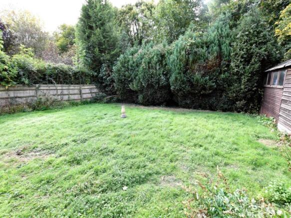 REAR GARDEN 2