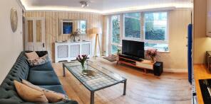 6, 32 Burnett Court, Parkham Street, London SW11 3UA
