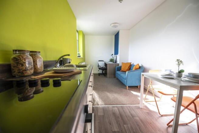 1 bed Apartment to rent Image 5