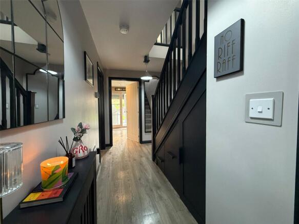 4 bed Detached for sale Image 12