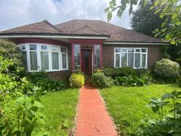 1, Stockbridge Gardens, Chichester PO19 8RL