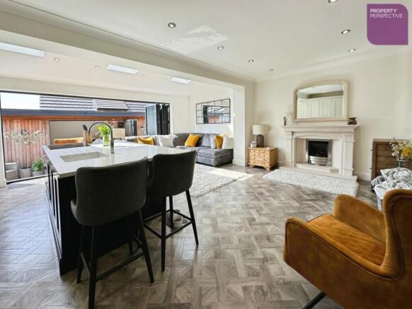 Kitchen/diner/family area