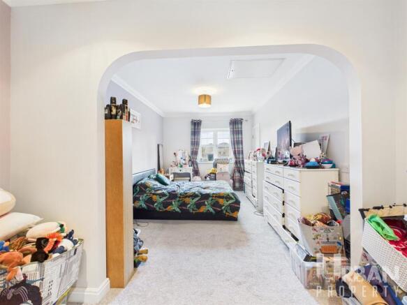3 bed House for sale Image 10