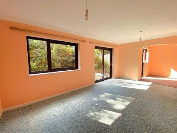 15 Portfield Close - Lounge2.jpg