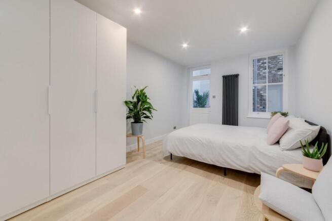 BEDROOM 1 a.jpg