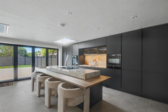 Kitchen_1.jpeg