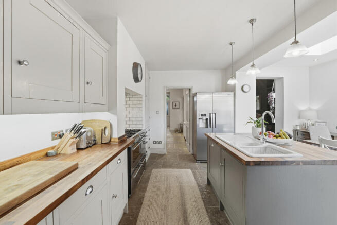 4 bed Terraced for sale Image 11