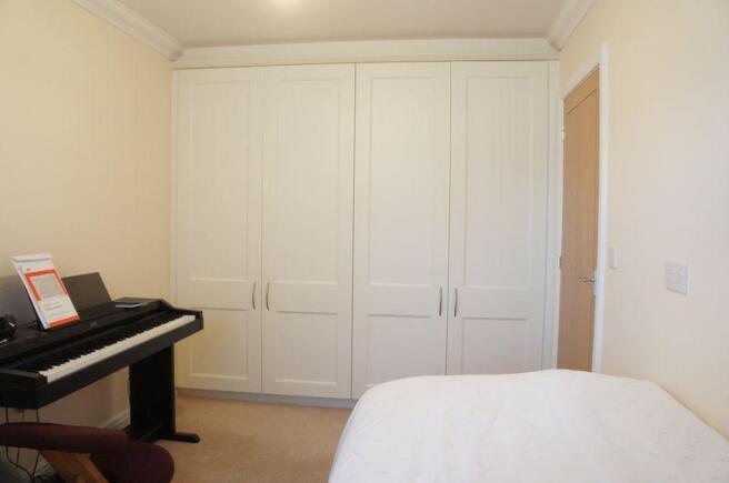 BEDROOM 3/DINI...