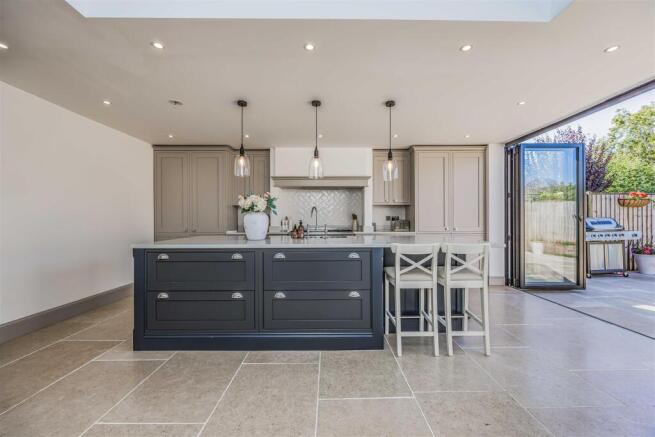 58 Stakes Hill Road, Waterlooville-Small-PorticoMa