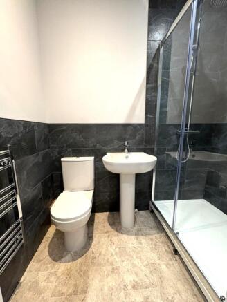 2 bed Flat to rent Image 4