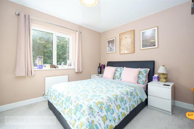 4 bed Detached for sale Image 7