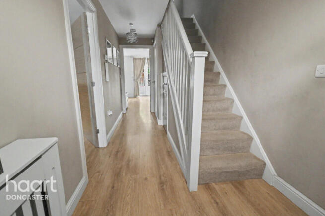 3 bed Semi-Detached for sale Image 4