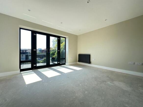 2 bed Flat for sale Image 5