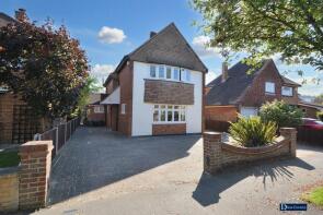 21, Rowan Walk, Hornchurch RM11 2JA