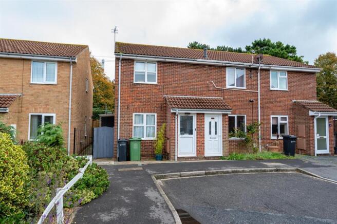 31 Cockleshell Gardens223.jpg