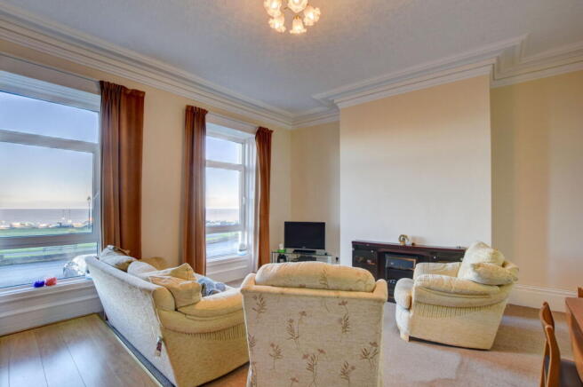 2 bed Ground Flat for sale Image 5