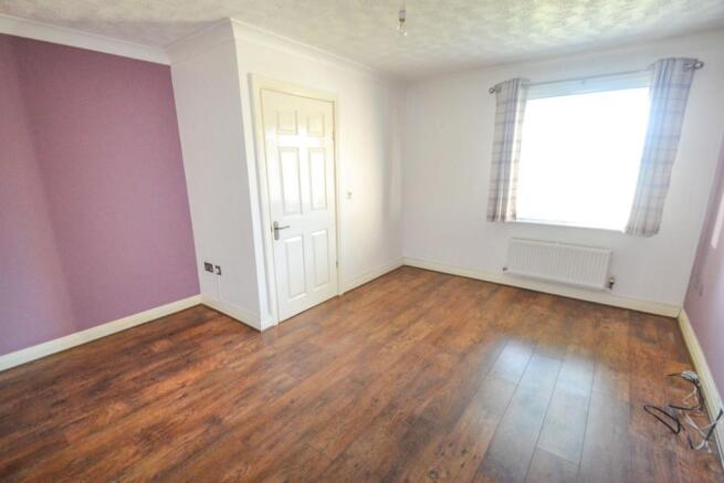3 bed Semi-Detached to rent Image 4