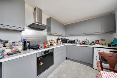 Leontine Close, London