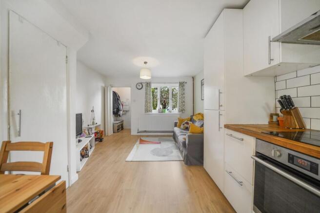 Bradshaws Close, London, SE25 photo 4