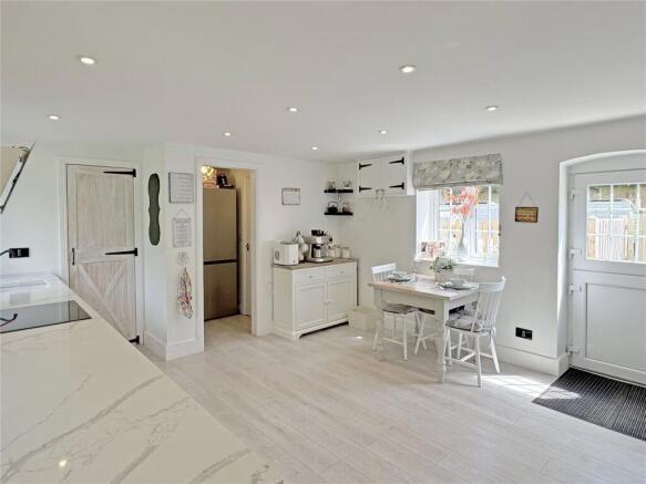 Kit/Breakfast Room
