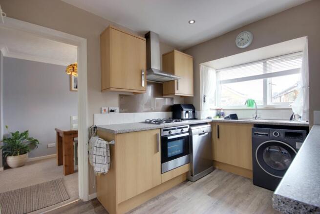 3 bed Semi-Detached for sale Image 6