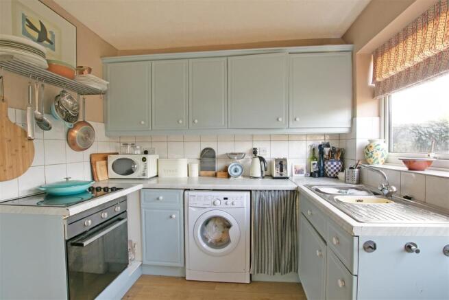 7_Lee Close_Kitchen.jpg
