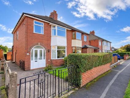 Hawksworth Avenue, Leek, ST13 5RS