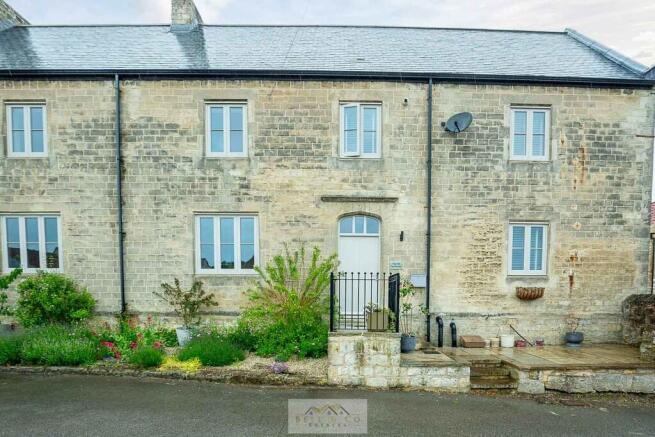 Front of house 1....