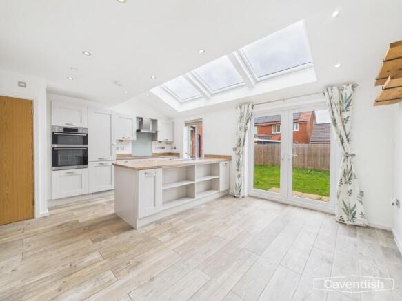 KITCHEN/DINING ROOM