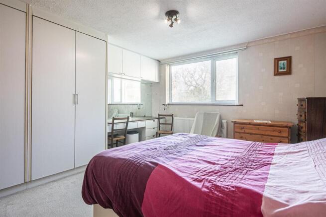 2 bed Apartment for sale Image 8